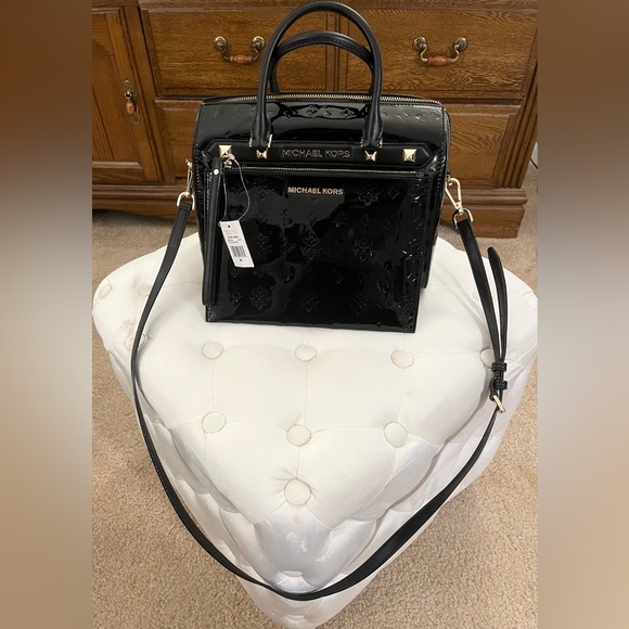 Michael Kors Kara Medium Duffle Signature Handbag/Wristlet Set NWT RARE - Picture 2 of 12